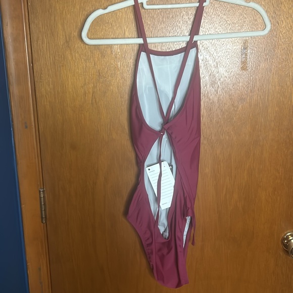 Women’s Small Burgundy Speedo One Piece Swimsuit - Picture 2 of 4